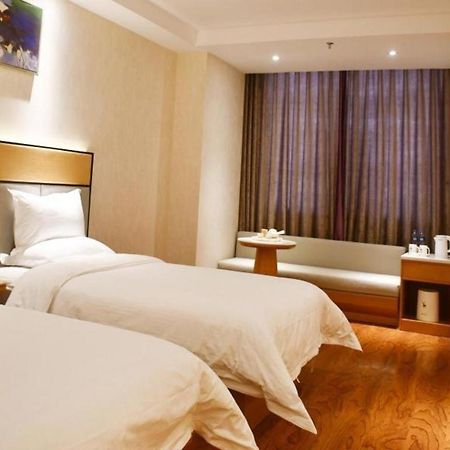 Greentree Inn Geermu Walking Street Business Hotel Golmud Zewnętrze zdjęcie