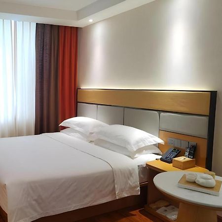 Greentree Inn Geermu Walking Street Business Hotel Golmud Zewnętrze zdjęcie