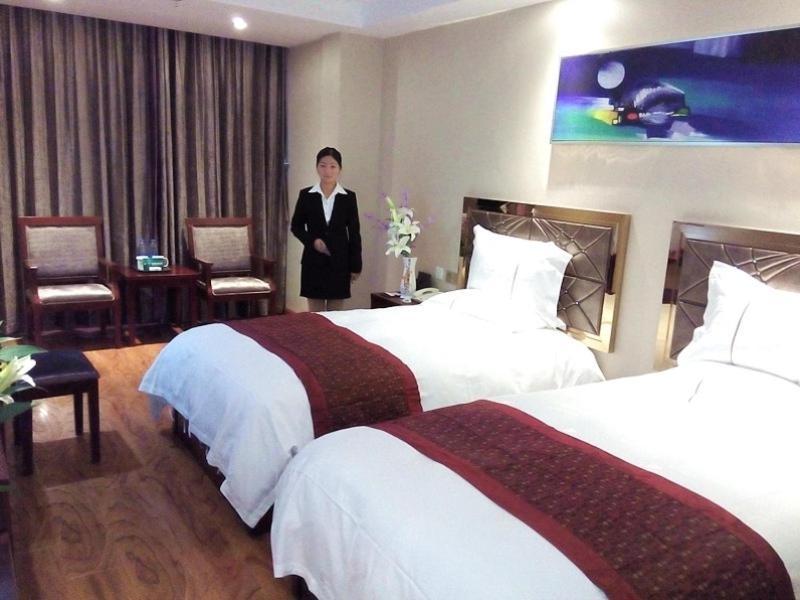 Greentree Inn Geermu Walking Street Business Hotel Golmud Zewnętrze zdjęcie