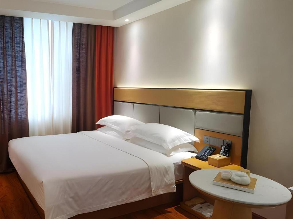 Greentree Inn Geermu Walking Street Business Hotel Golmud Zewnętrze zdjęcie