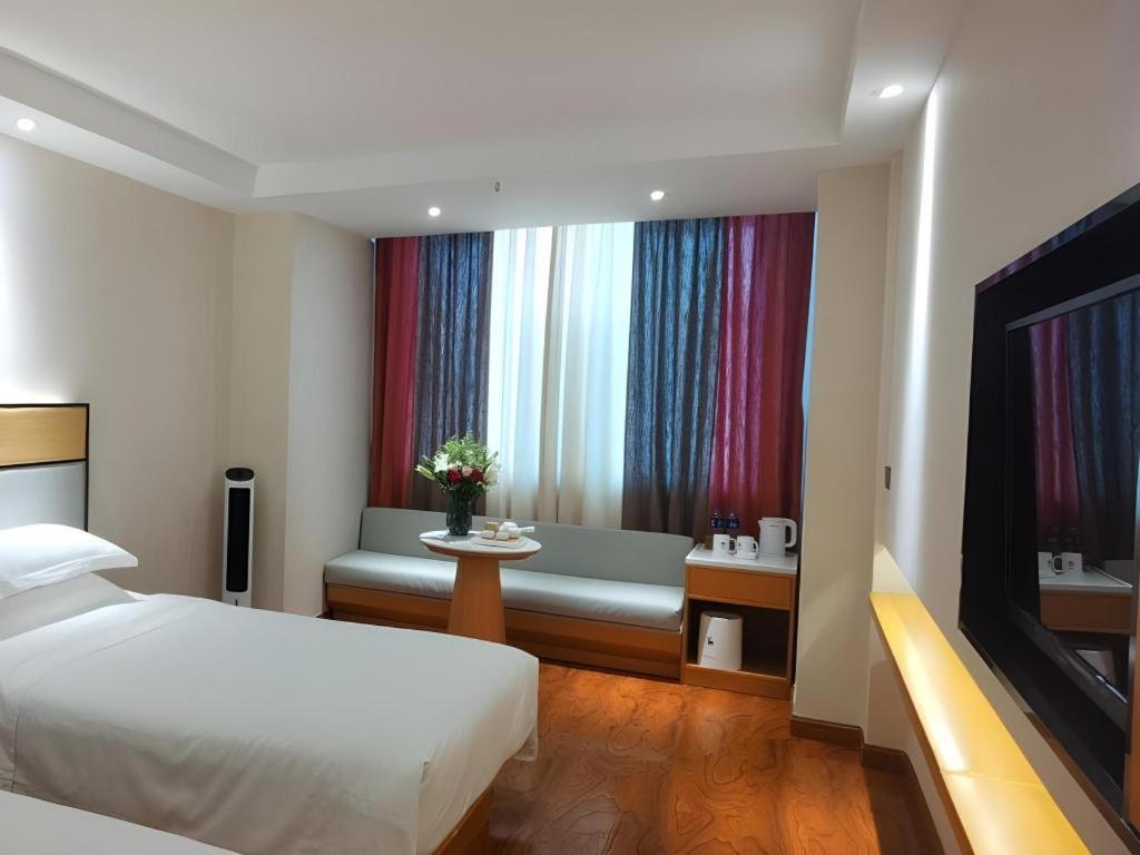 Greentree Inn Geermu Walking Street Business Hotel Golmud Zewnętrze zdjęcie
