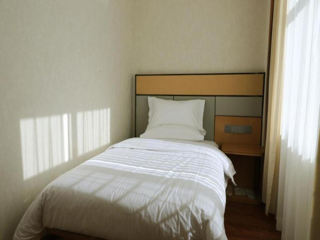 Greentree Inn Geermu Walking Street Business Hotel Golmud Zewnętrze zdjęcie