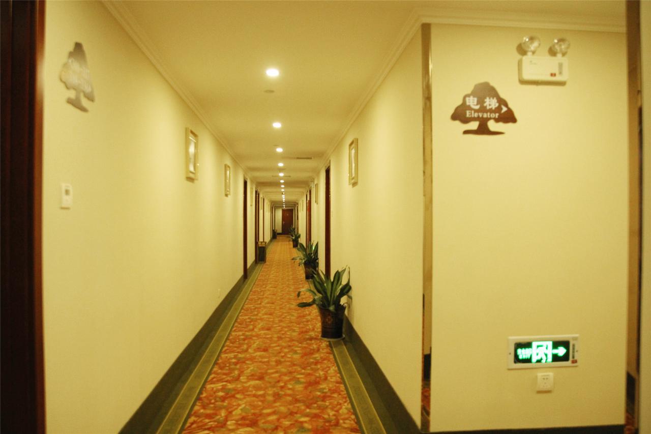 Greentree Inn Geermu Walking Street Business Hotel Golmud Zewnętrze zdjęcie
